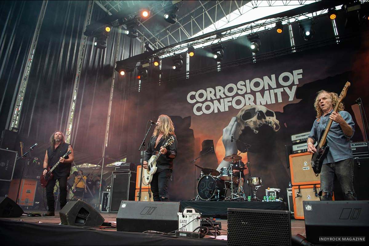 CORROSION-OF-CONFORMITY_03_©jordividal-PR