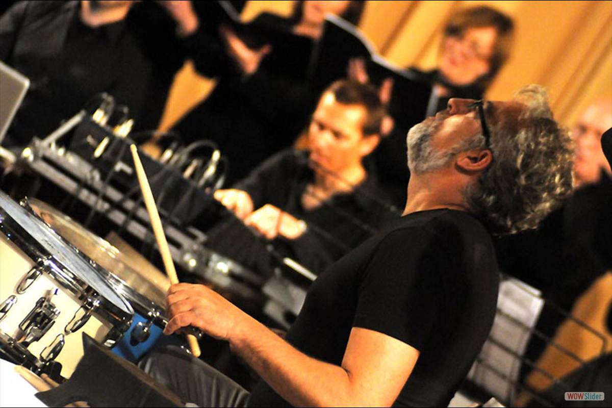ERIC JIMENEZ - En la obra Mater Lux de Jesús Arias. Foto: Merche S. Calle * IndyRock