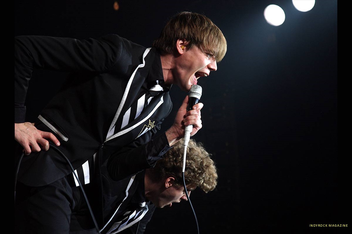 thehives08-1