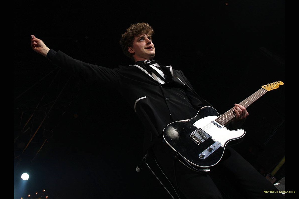 thehives08-11
