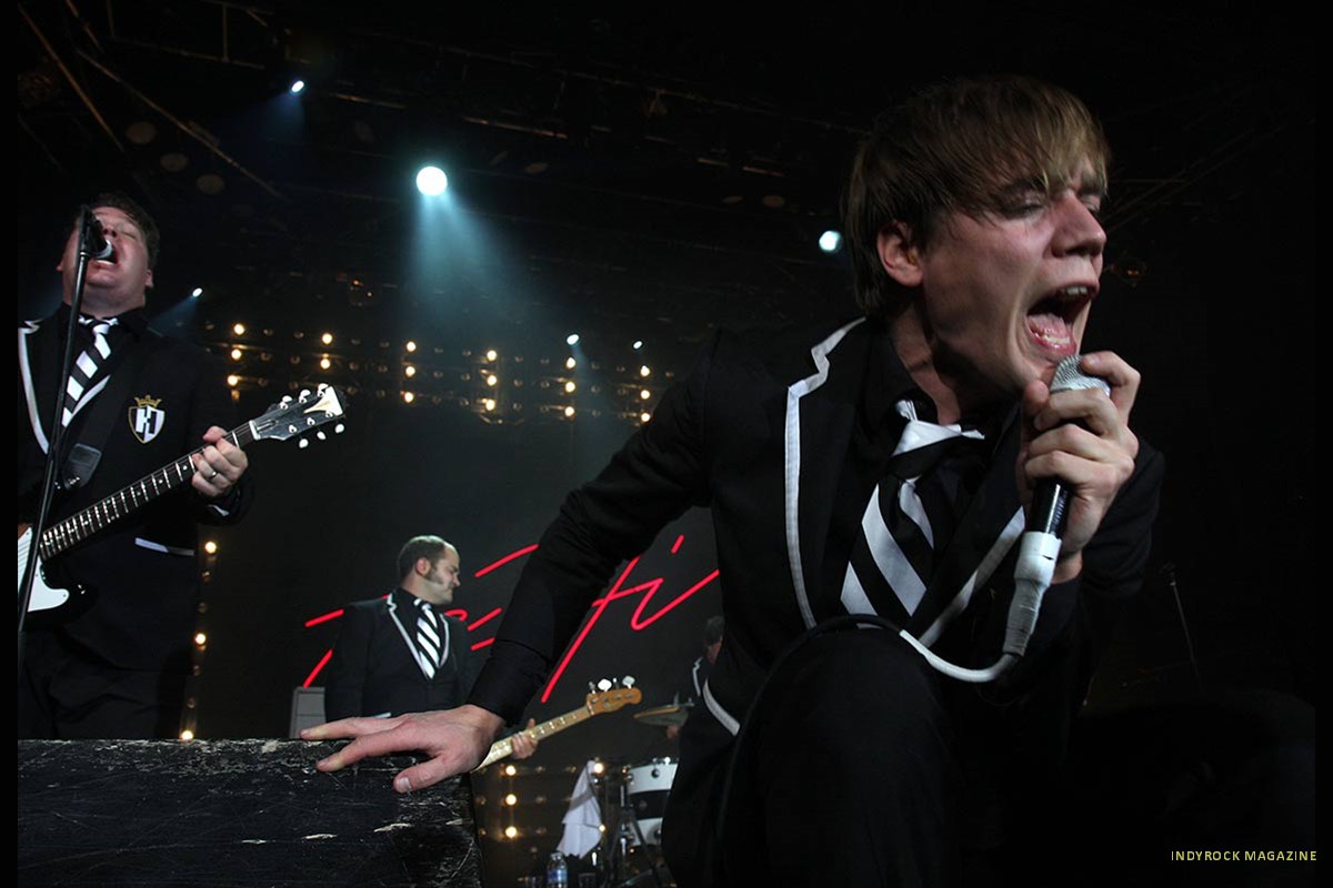 thehives08-2
